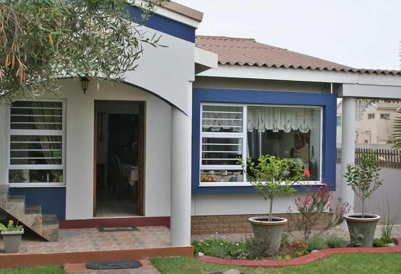 اتاق استاندارد چهار تخته, Room In Bb   Room For 4 Guests   Amarachi Guesthouse In Swakopmund Namibia   Beach In 500m