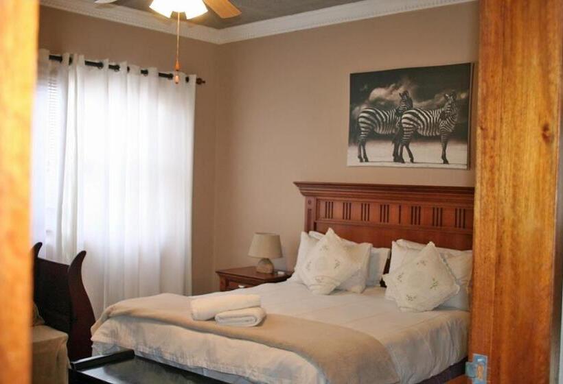 اتاق استاندارد چهار تخته, Room In Bb   Room For 4 Guests   Amarachi Guesthouse In Swakopmund Namibia   Beach In 500m