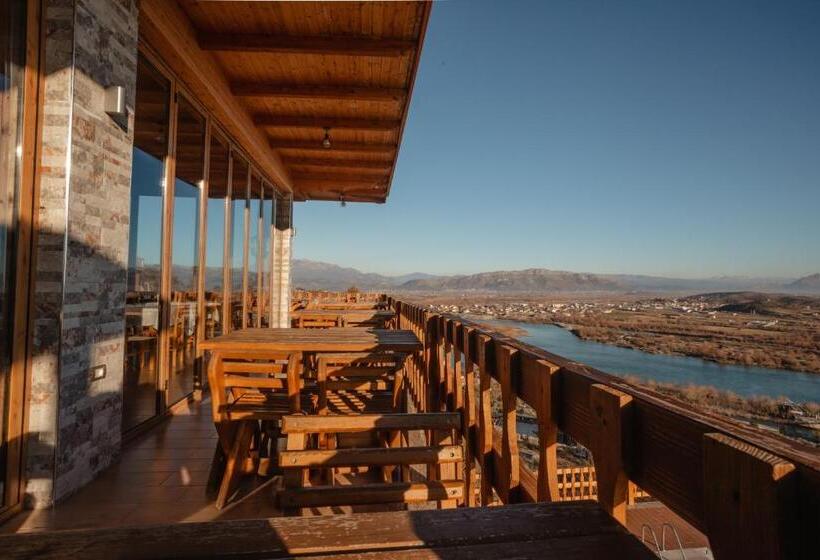 اتاق استاندارد سه تخته با بالکن, Wooden House