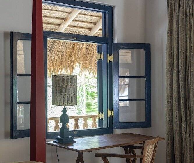 اتاق لوکس با بالکن, Beautiful Boutique , Halcyon. Mawella Beach