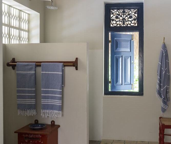 اتاق استاندارد سه نفره, Halcyon Mawella