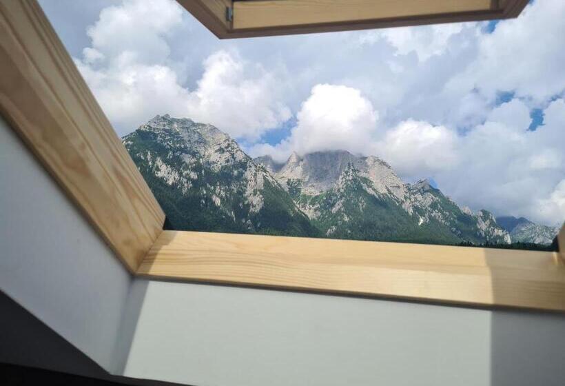 سوییت لوکس, Casa Florescu