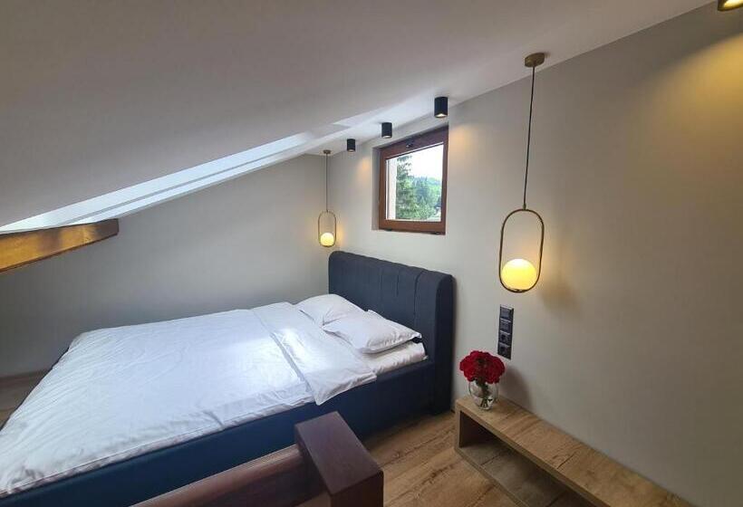 سوییت لوکس, Casa Florescu