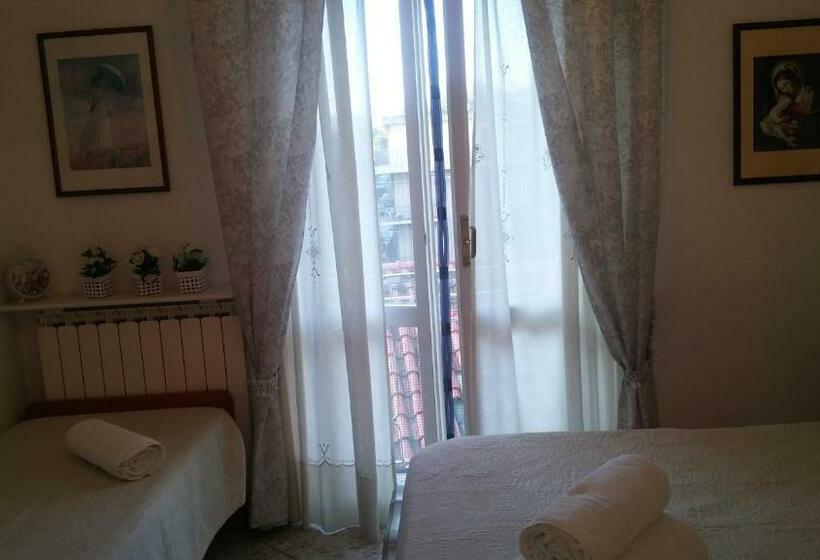اتاق کلاسیک چهارنفره, Guest House Attico Della Vittoria