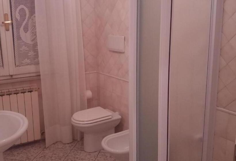 اتاق کلاسیک چهارنفره, Guest House Attico Della Vittoria