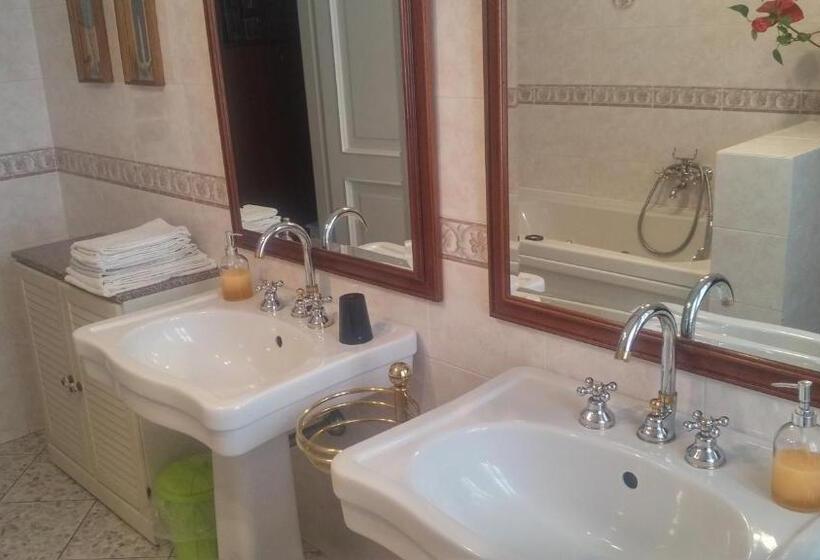 اتاق استاندارد چهار تخته, Guest House Attico Della Vittoria