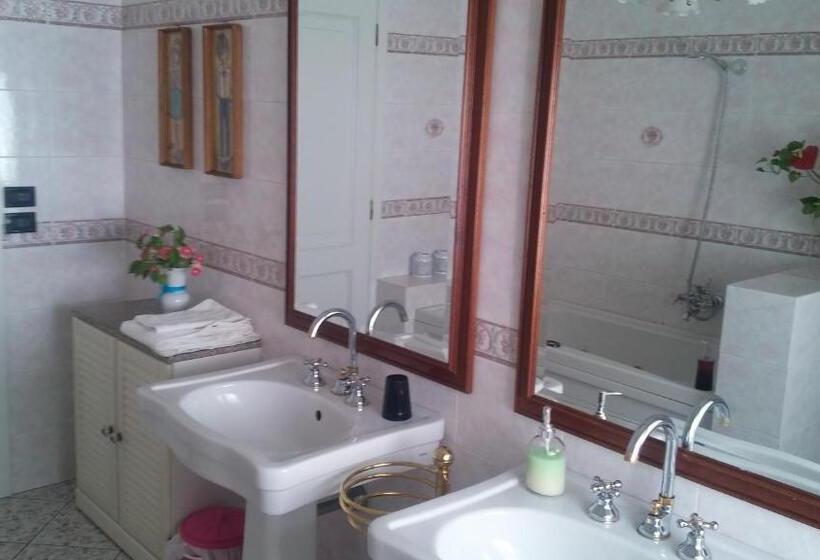 اتاق استاندارد چهار تخته, Guest House Attico Della Vittoria