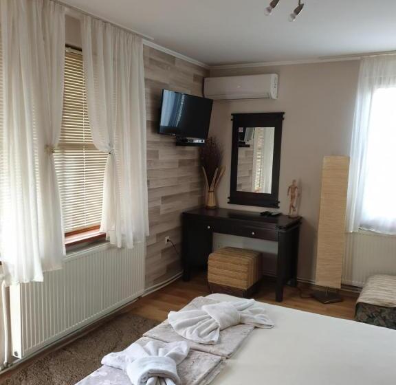 اتاق خانوادگی, Guest House Juja