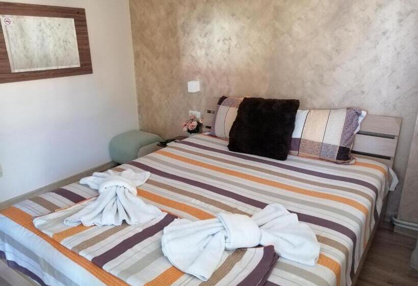 اتاق خانوادگی, Guest House Juja