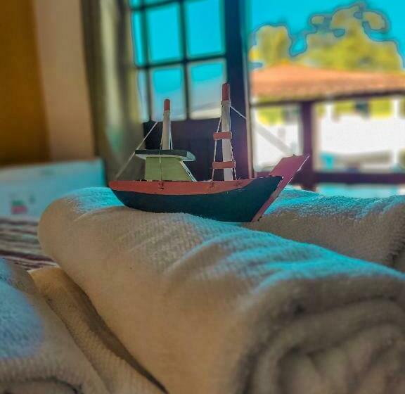 سوئیت با بالکن, Pousada Casa Da Marina