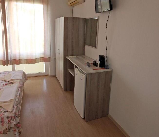 Comfort room with balcony, Villa Maris