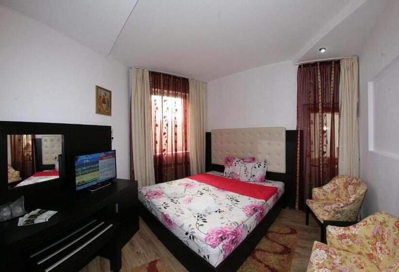 2 Bedroom Suite with Balcony, Pensiunea El Plazza