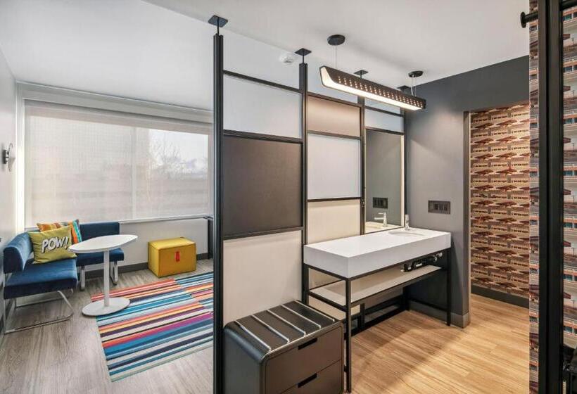 اتاق استاندارد با تخت بزرگ برای معلولان, Aloft Anchorage