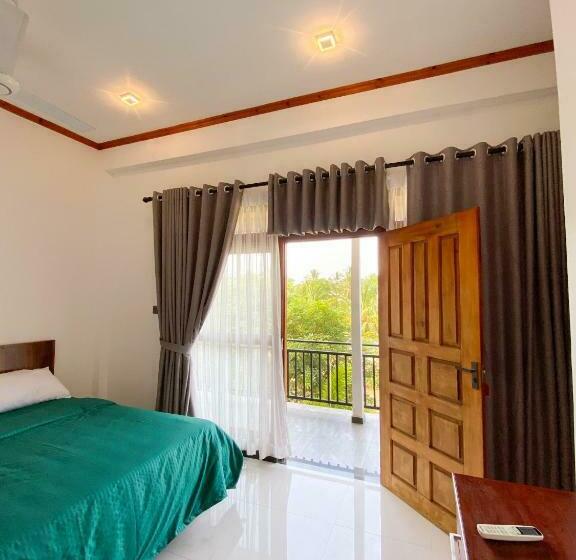 标准间带阳台, The Reef Resort