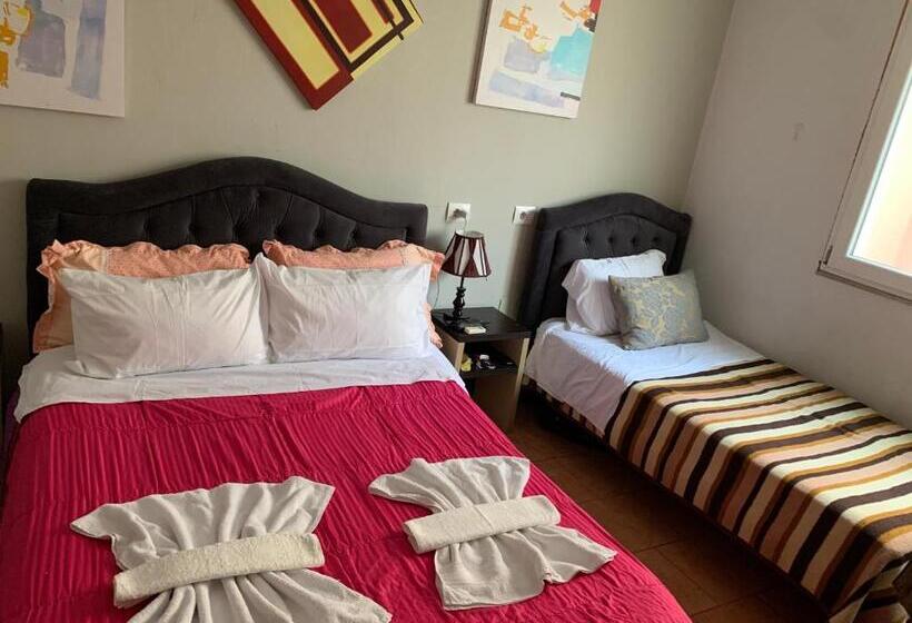اتاق استاندارد سه نفره, Guest House De Rada