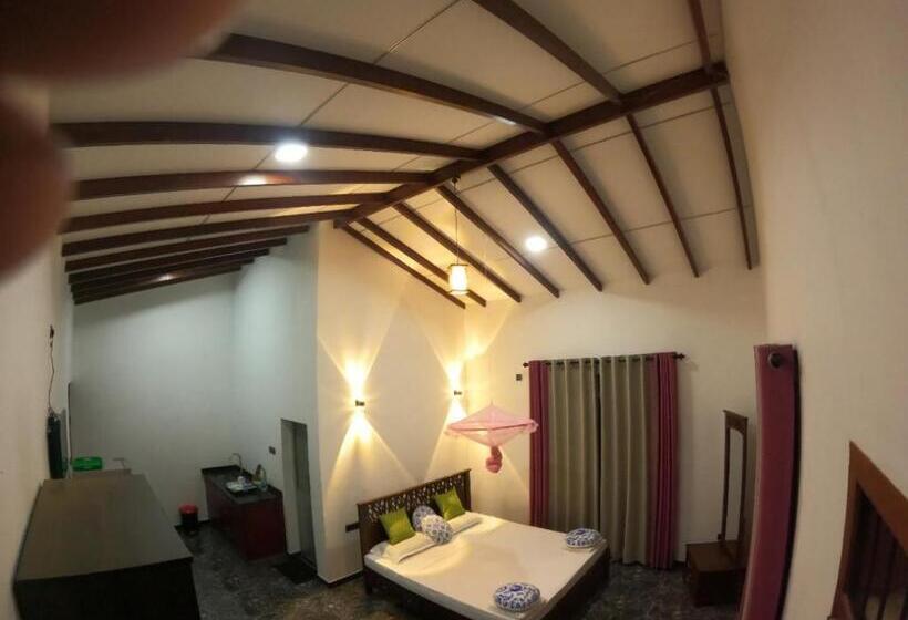 اتاق لوکس با بالکن, Mellow Villa