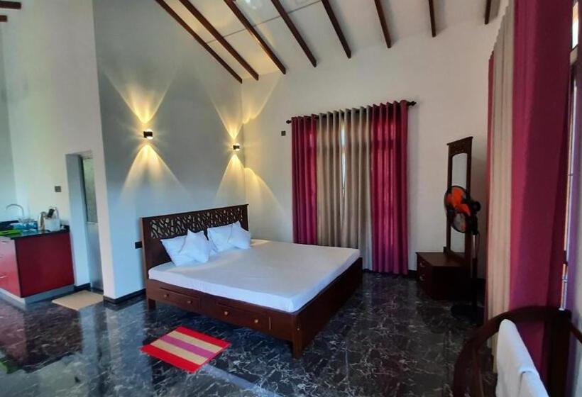 اتاق لوکس با بالکن, Mellow Villa