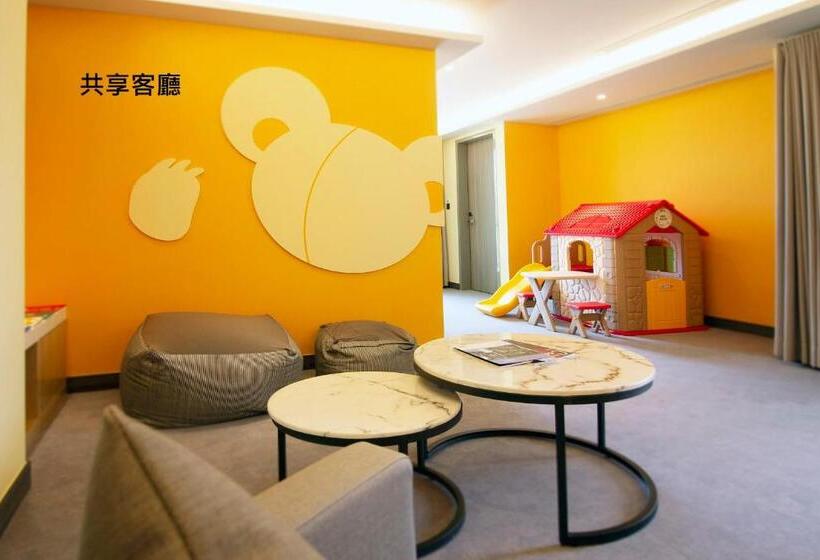 اتاق پریمیوم چهارنفره, Checkinn Magi Kids