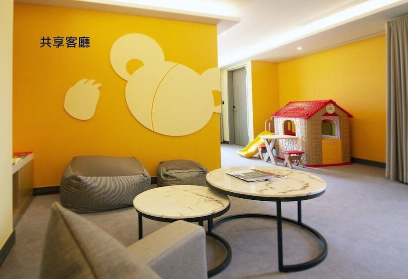 اتاق پریمیوم چهارنفره, Checkinn Magi Kids