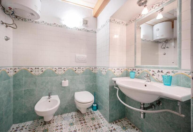 استودیوی استاندارد با چشم‌انداز دریا, Residence Dei Pescatori
