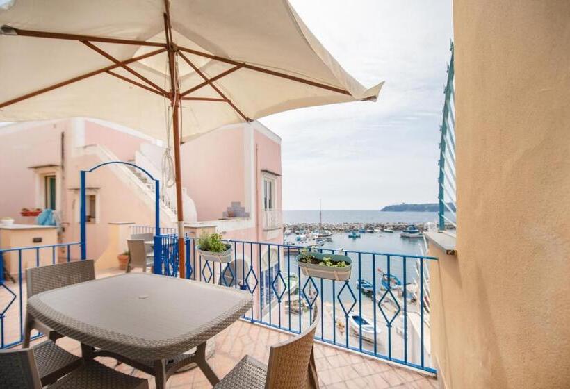 استودیوی استاندارد با چشم‌انداز دریا, Residence Dei Pescatori