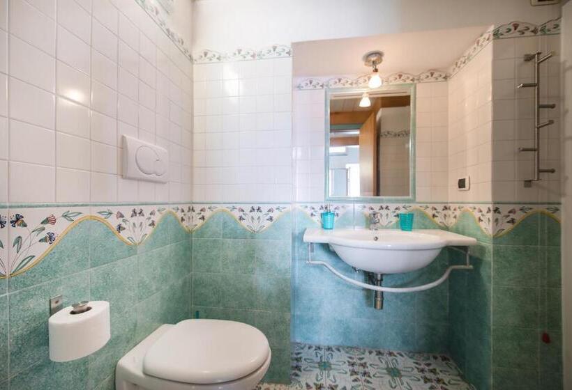 استودیوی استاندارد با چشم‌انداز دریا, Residence Dei Pescatori