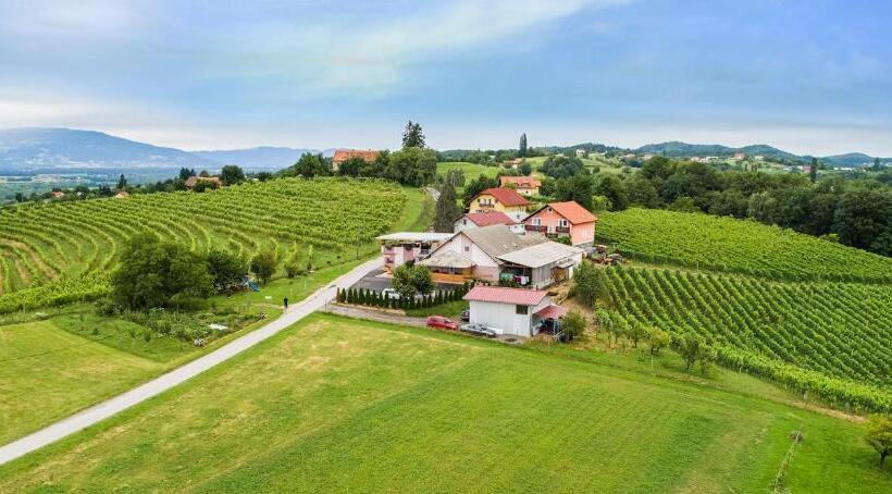 اتاق استاندارد سه نفره, Guesthouse Prenočišča širec