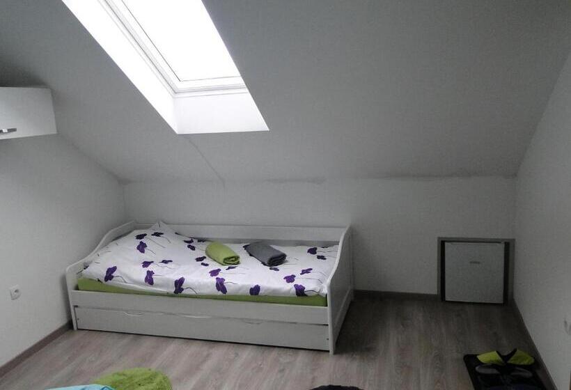 اتاق استاندارد سه نفره, Guesthouse Prenočišča širec