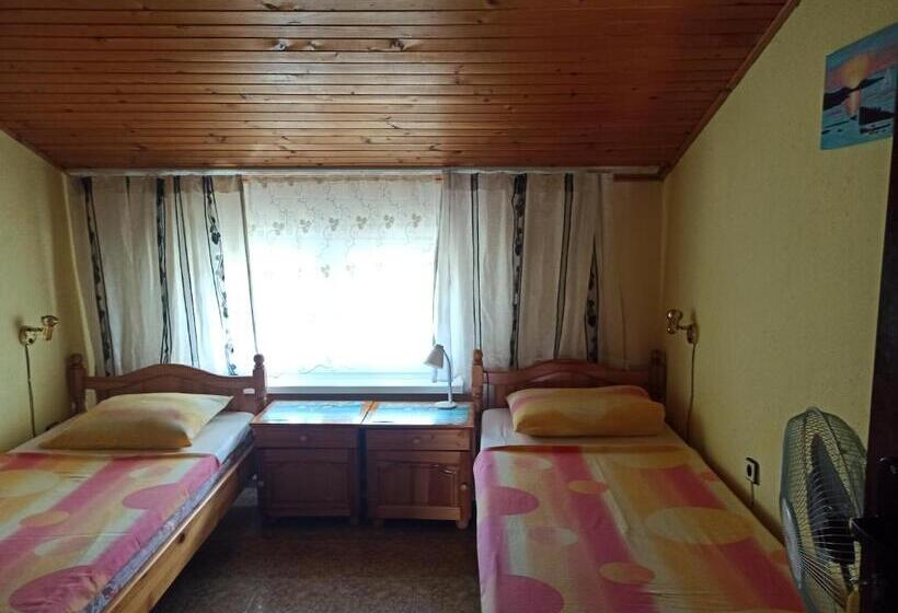 带共用浴室的标准房间, къща за гости василеви синеморец   Guest House Vasilevi Sinemorets