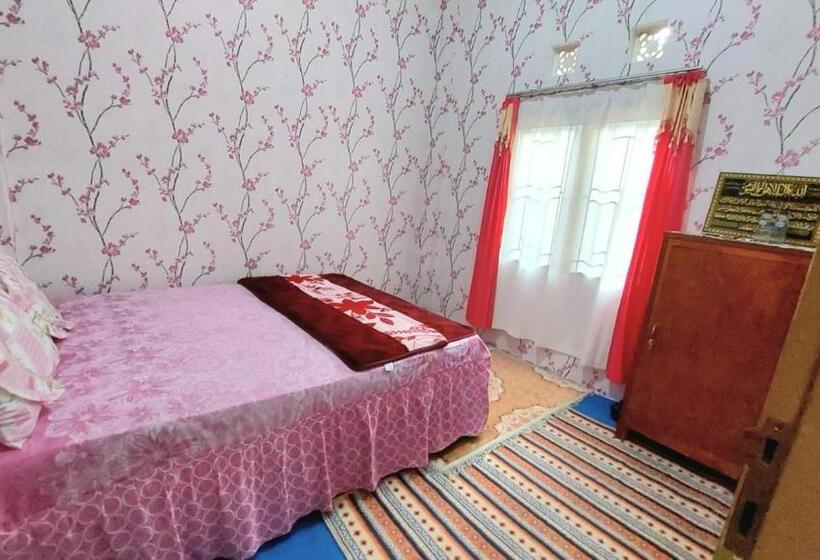 اتاق استاندارد با سرویس بهداشتی مشترک, Penginapan Syariah Dhifa Indonesian Only