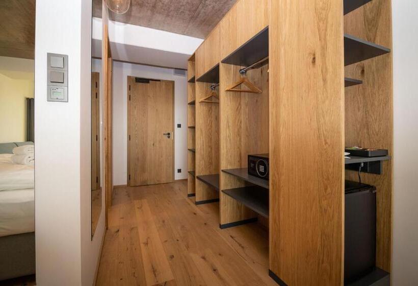 اتاق لوکس با بالکن, Erlebachova Bouda, Hotel   Resort Svatý František