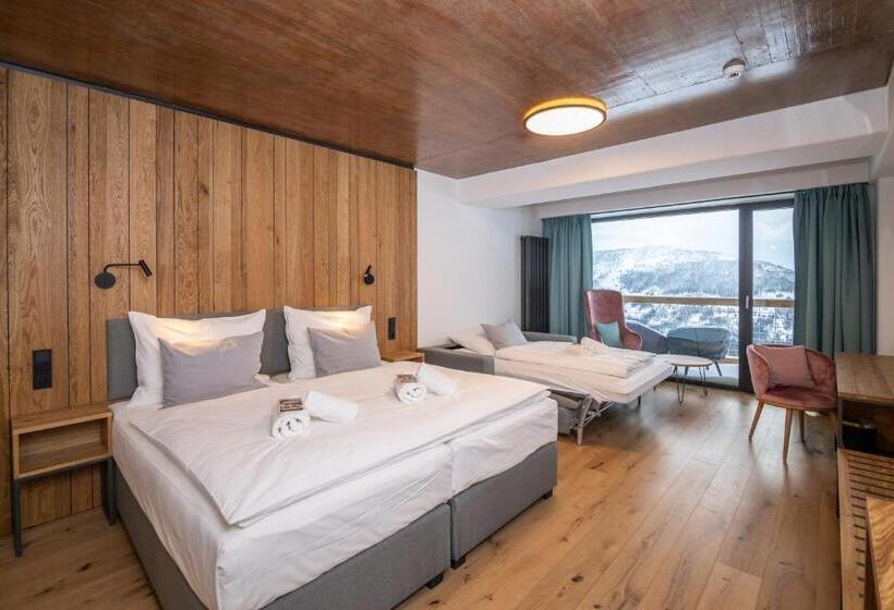 اتاق لوکس با بالکن, Erlebachova Bouda, Hotel   Resort Svatý František