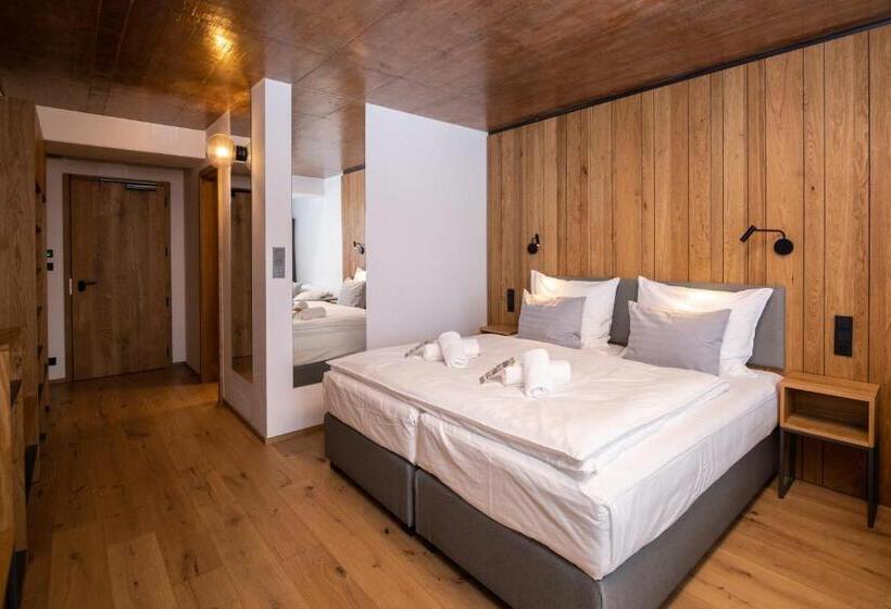 اتاق لوکس با بالکن, Erlebachova Bouda, Hotel   Resort Svatý František