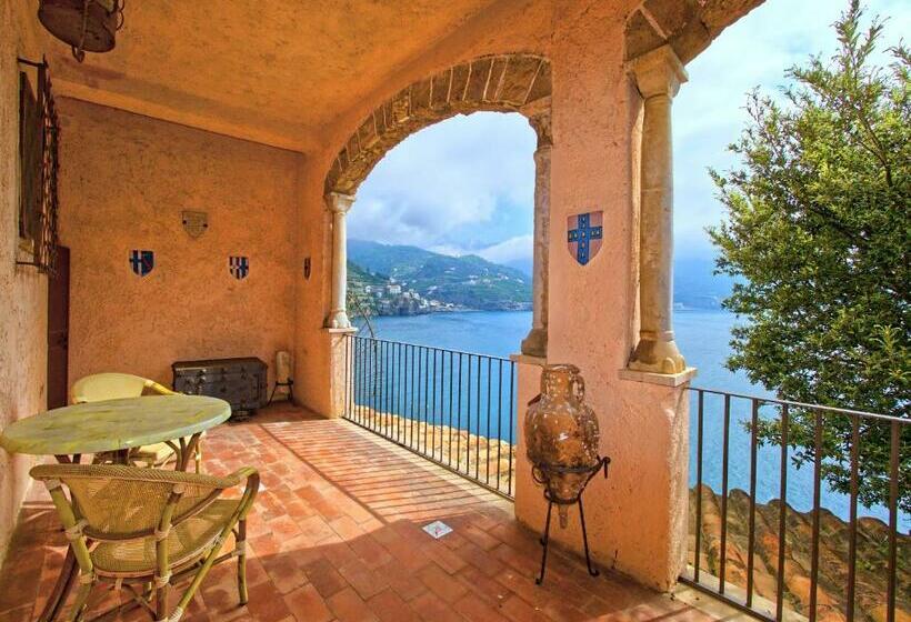 اتاق لوکس با بالکن و چشم‌انداز دریا, Villa Scarpariello Relais