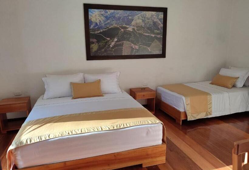 اتاق استاندارد سه نفره, Boutique La Leyenda 1860