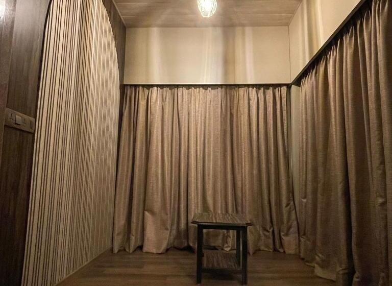 اتاق لوکس با بالکن, Cold Spot Village Resort