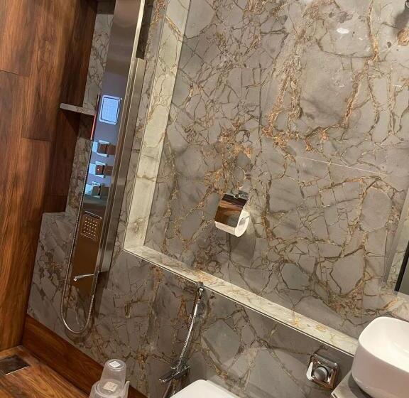 سوئیت 2 خوابه, Cold Spot Village Resort