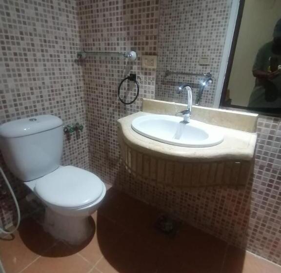 Economy Triple Room, New Saint Catherine