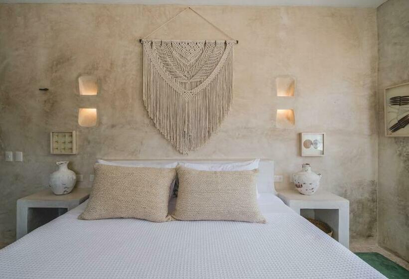 سوییت لوکس, Wakax Hacienda  Cenote & Boutique
