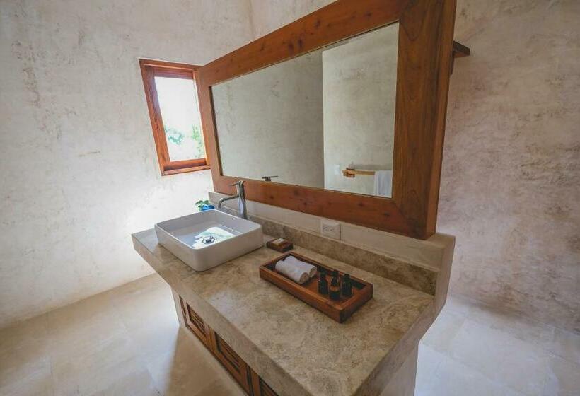 سوئیت جونیور با تراس, Wakax Hacienda  Cenote & Boutique