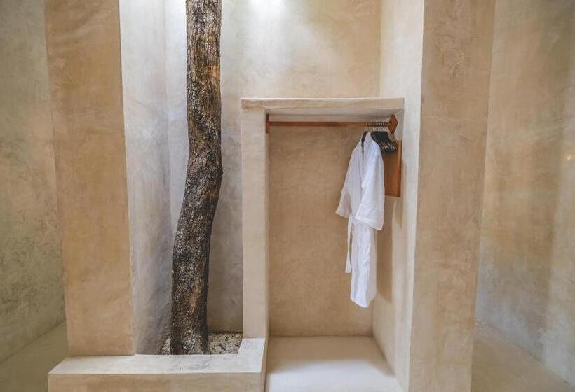 Superior suite with terrace, Wakax Hacienda  Cenote & Boutique
