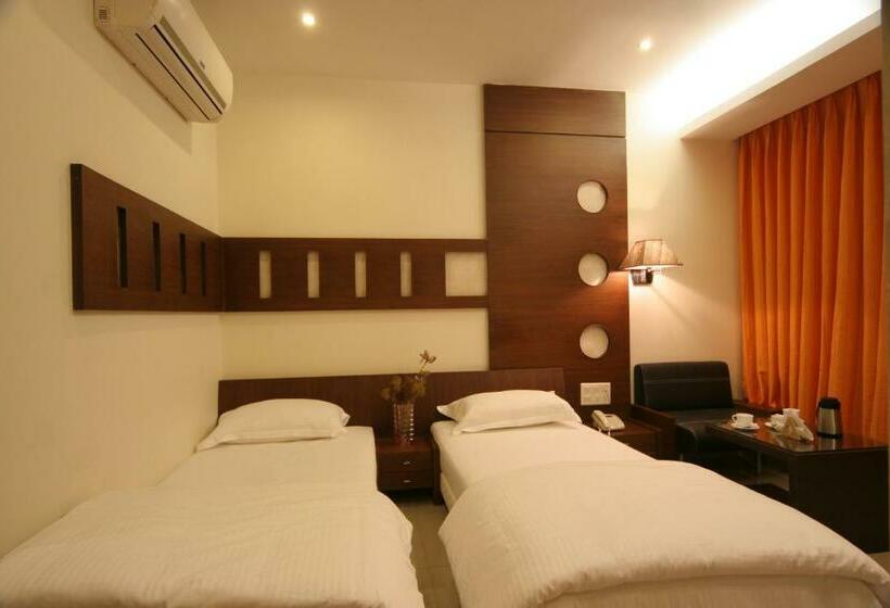 اتاق لوکس, Pride Biznotel Alkapuri Near Vadodara Airport