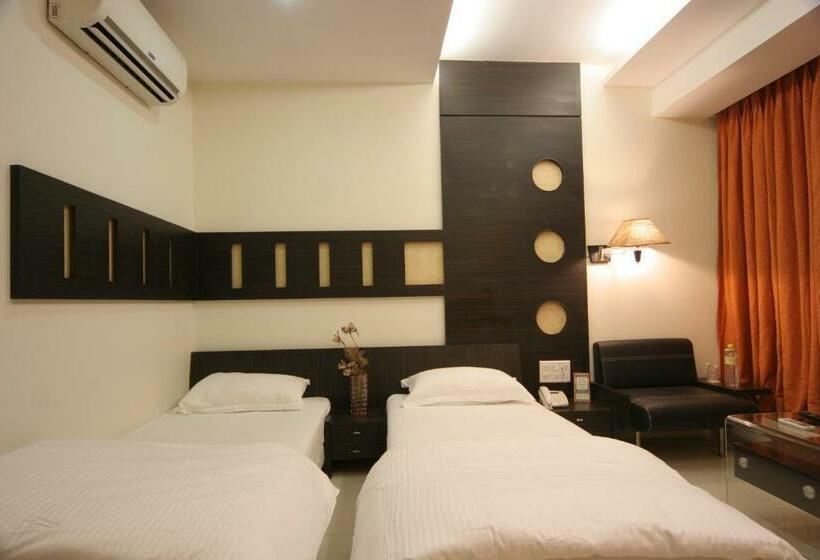 اتاق لوکس, Pride Biznotel Alkapuri Near Vadodara Airport