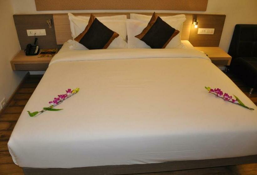 اتاق لوکس, Pride Biznotel Alkapuri Near Vadodara Airport