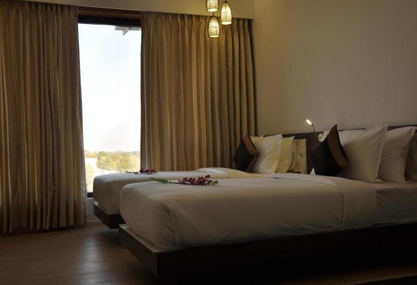 اتاق سوپریور, Pride Biznotel Alkapuri Near Vadodara Airport