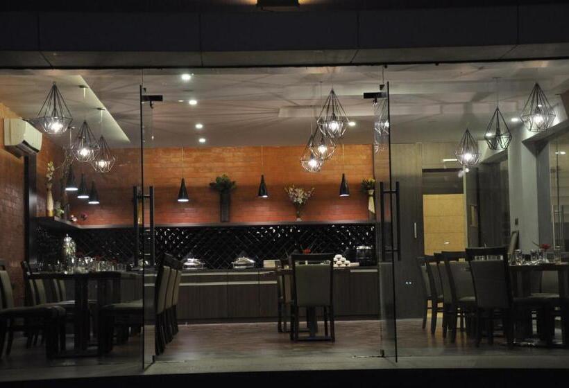سوییت, Pride Biznotel Alkapuri Near Vadodara Airport