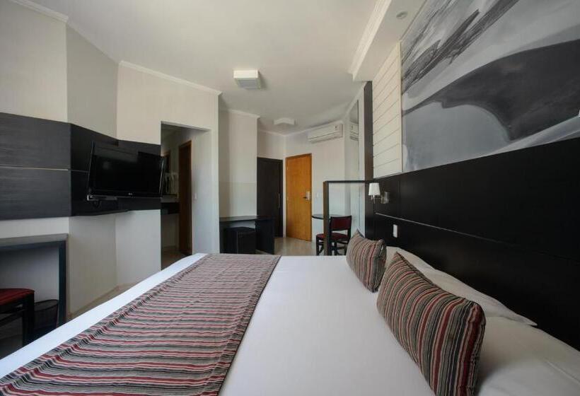 سوئیت با وان آب گرم, Faro Hotel Taubaté