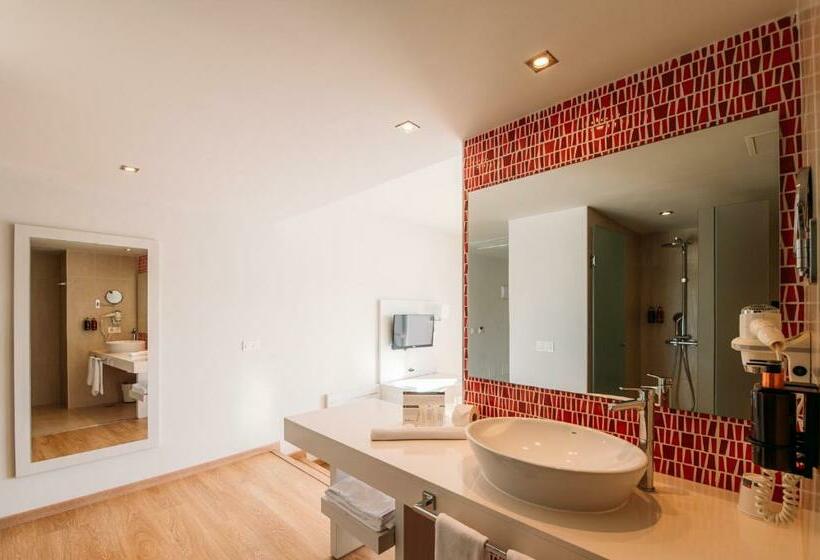 سوییت جونیور, Aequora Lanzarote Suites