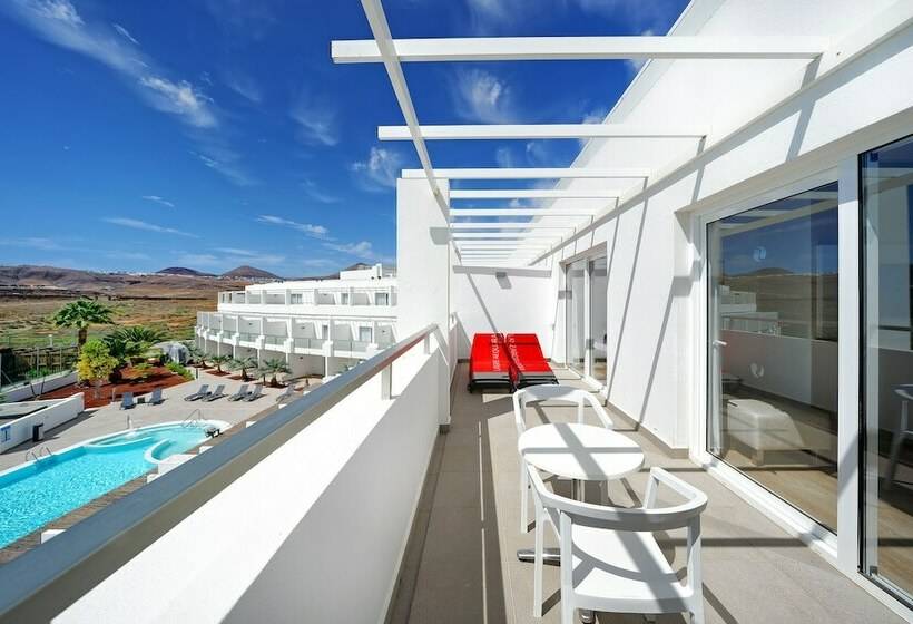 سوییت جونیور, Aequora Lanzarote Suites