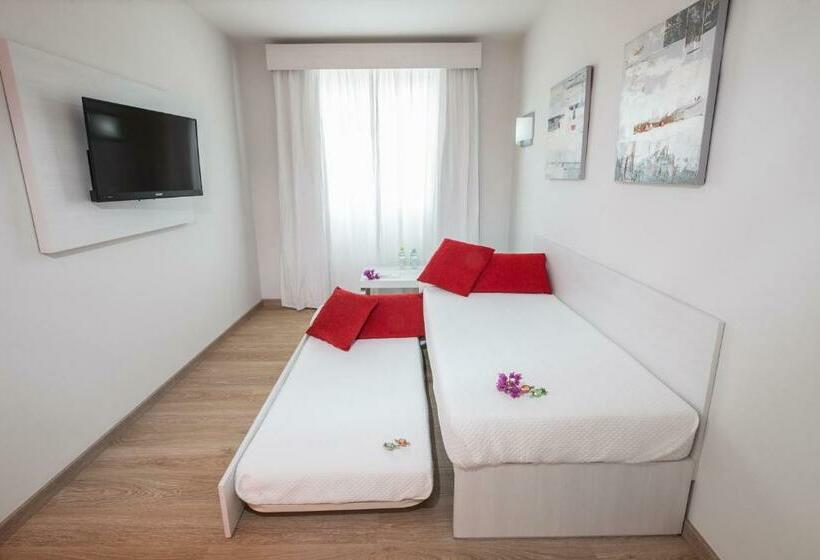 سوئیت جونیور خانوادگی, Aequora Lanzarote Suites